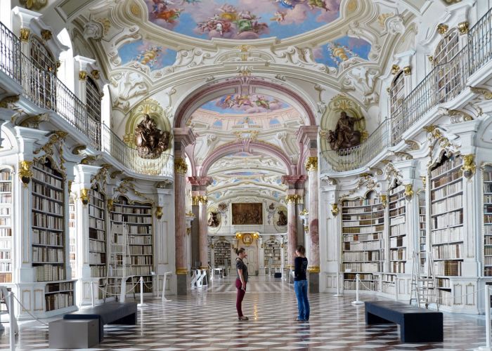 Stiftsbibliothek Admont Museumswerkstatt "Bücherwurm" Stiftsbibliothek Admont Museumswerkstatt "Bücherwurm"