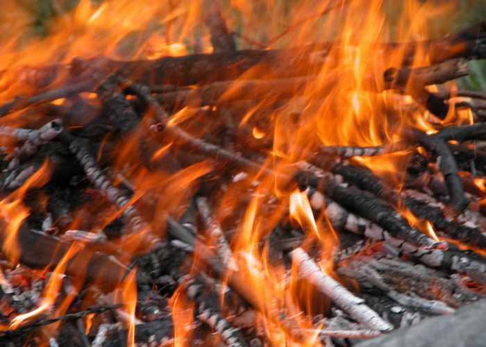 Lagerfeuer / Feuerschale (selbst) Lagerfeuer / Feuerschale (selbst)
