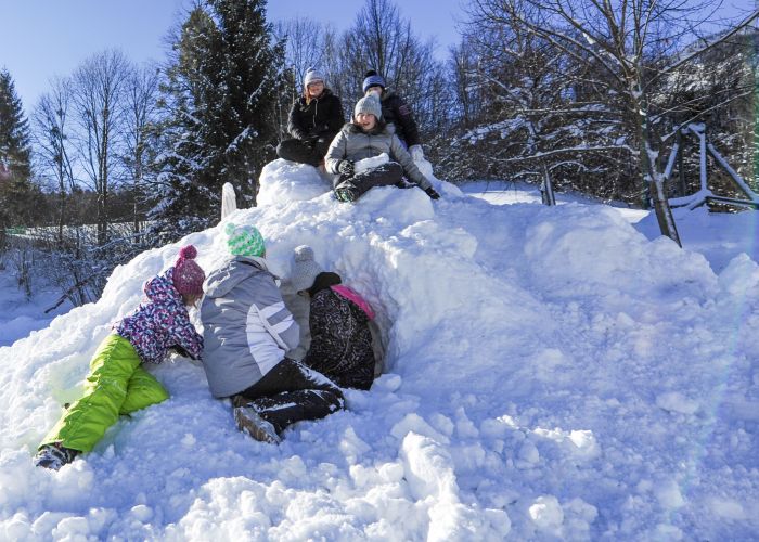 Schneeschuhwanderung mit Iglubau Schneeschuhwanderung mit Iglubau