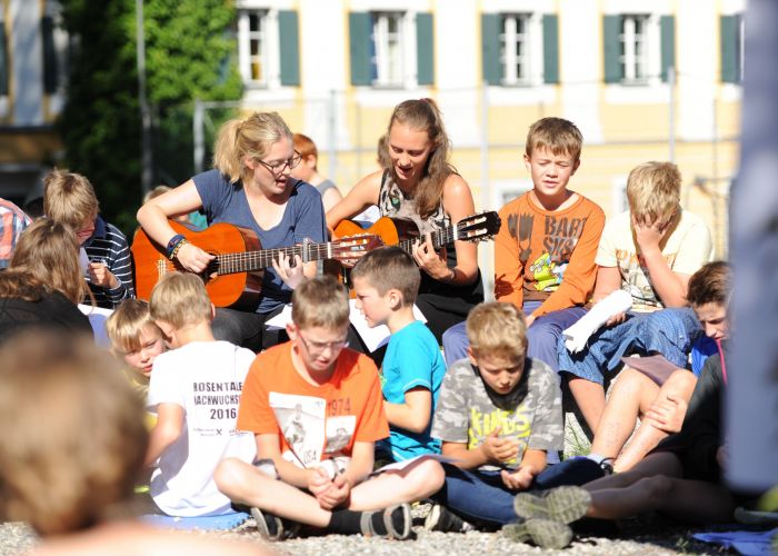 Gemeinschaft, Spass und Inhalte mit Niveau!