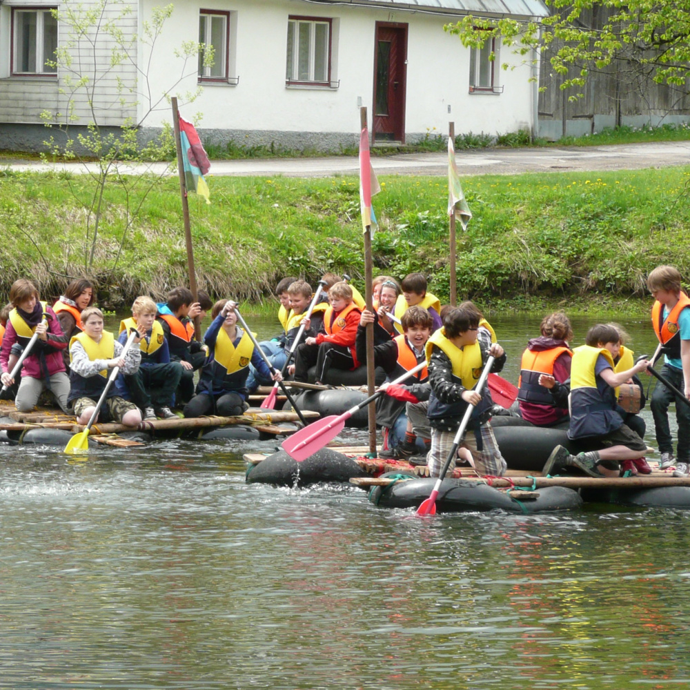 Floßbau Abenteuer Management